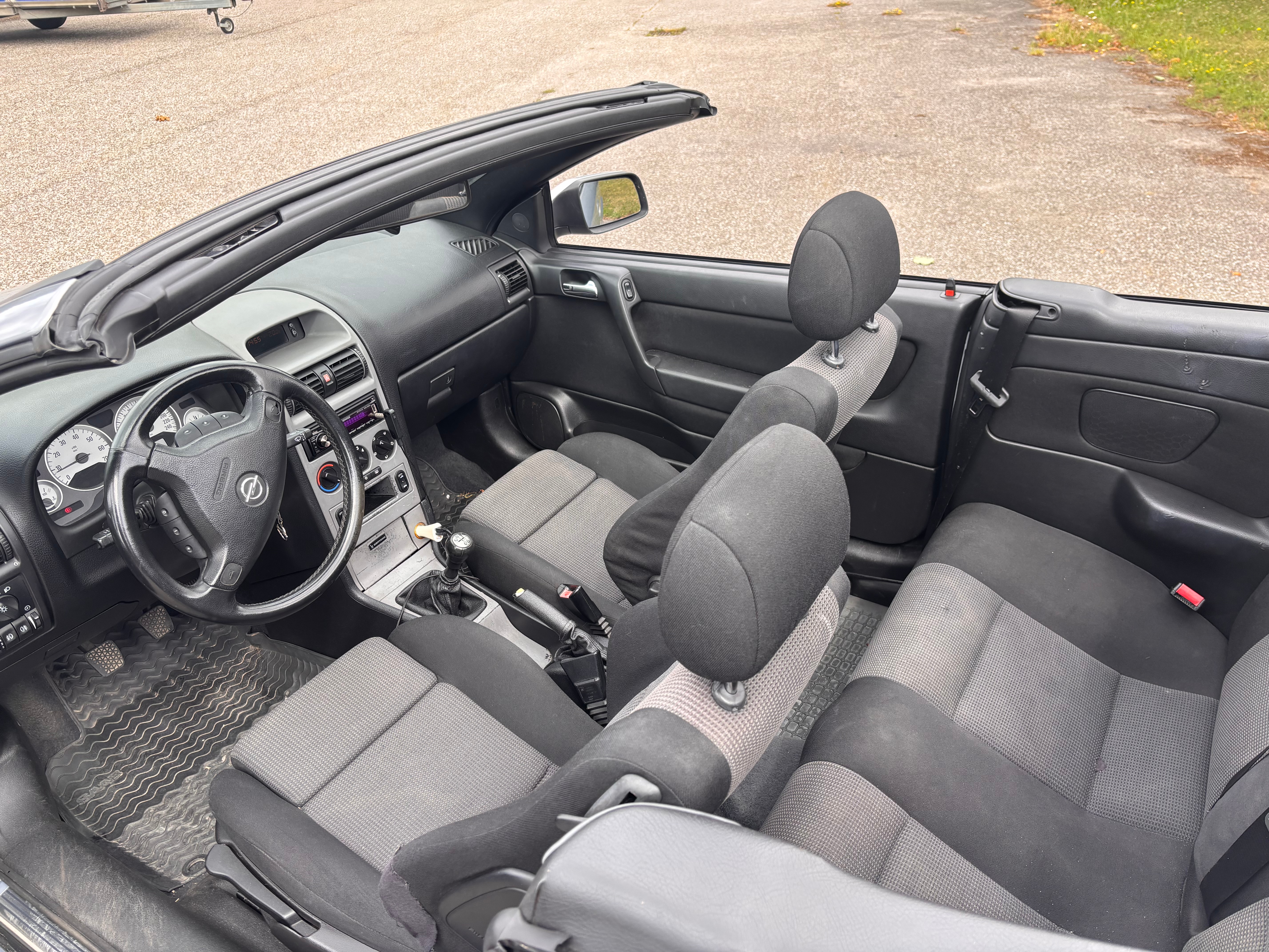 Opel Astra Cabriolet Bertone 1.8 Manuell 2002, bild 2/5