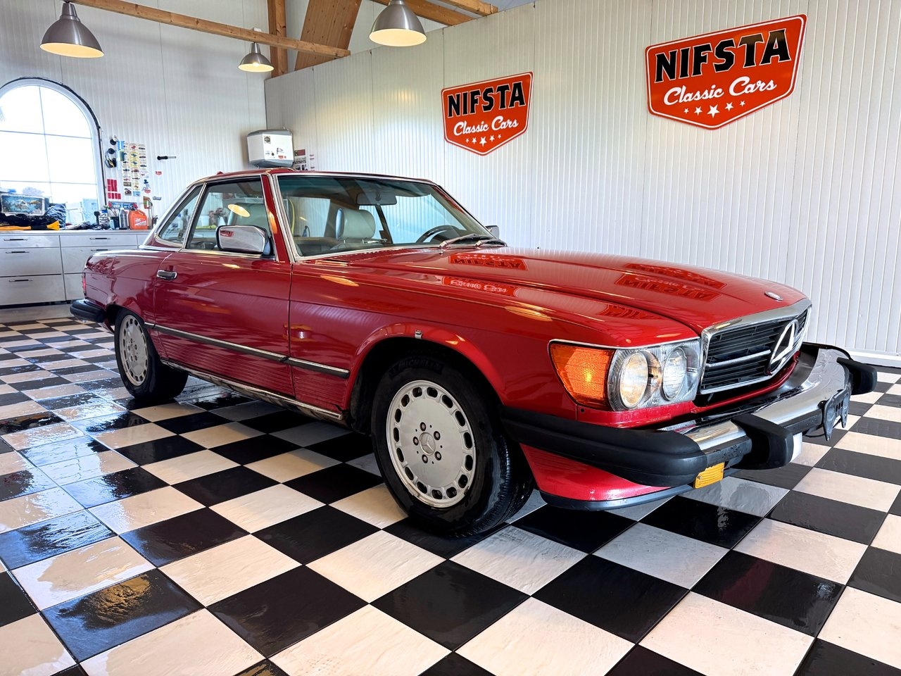 Mercedes-Benz SLR 560 1989, bild 6/10