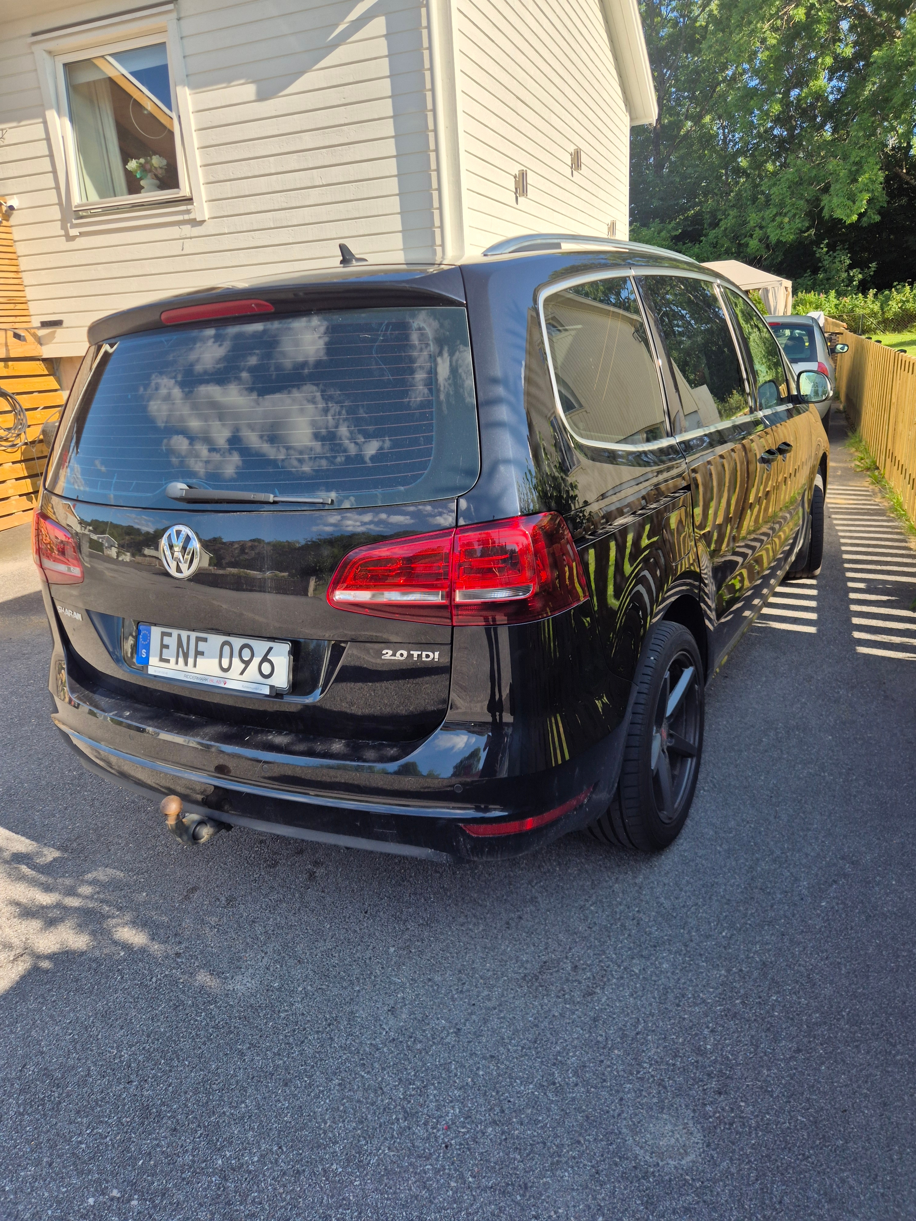Volkswagen Sharan 2016, bild 2/5