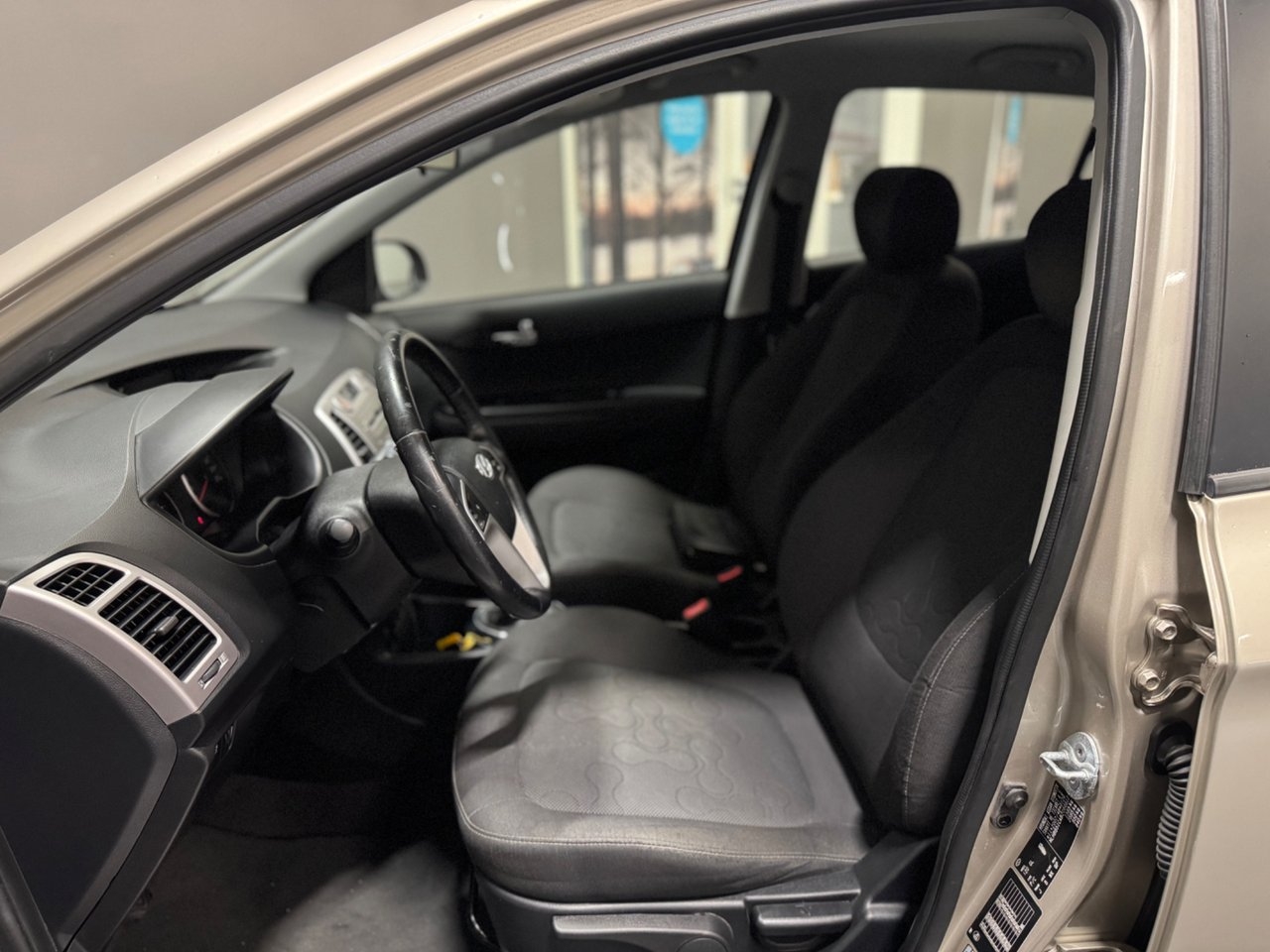 Hyundai i20 2011, bild 8/8