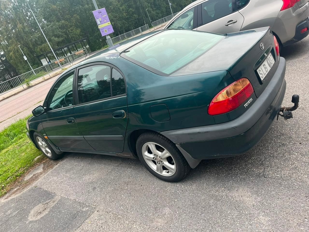 Toyota Avensis sedan 1.8 VVT 2001, photo 2/4