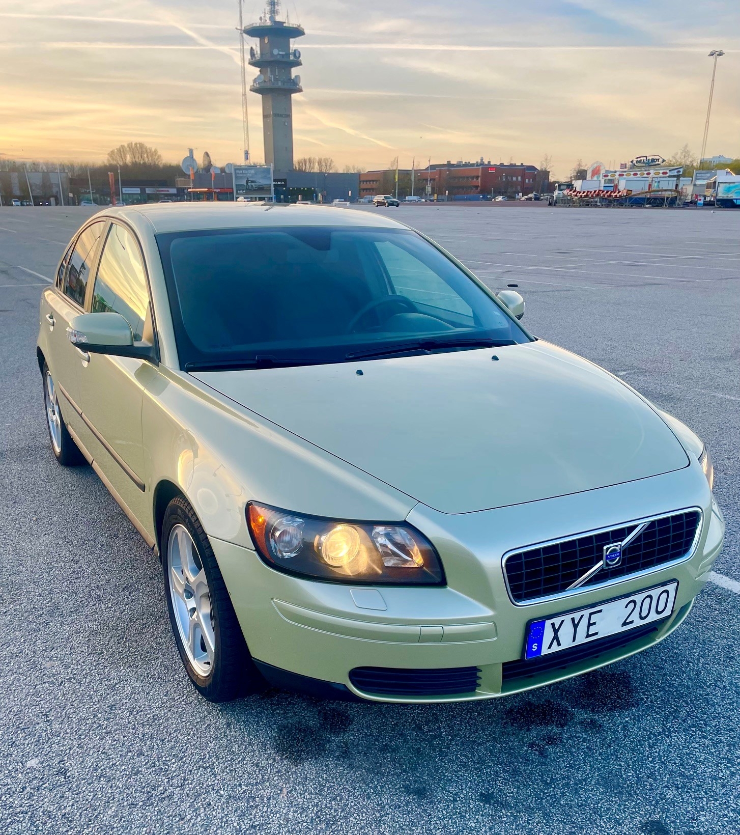 Volvo S40 1.8 Flexifuel Manuell 2007, bild 2/6
