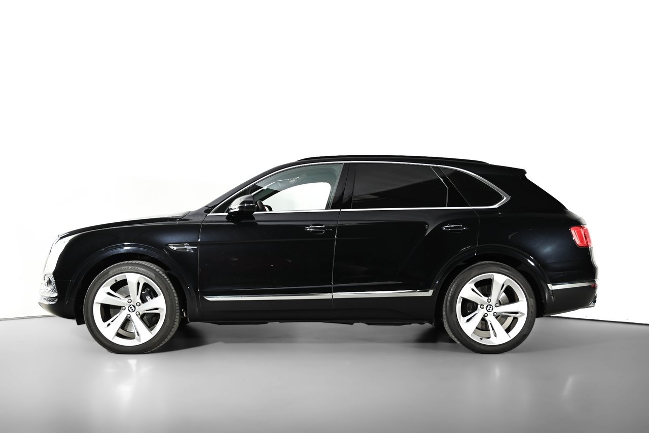 Bentley Bentayga W12 2017, kuva 2/10