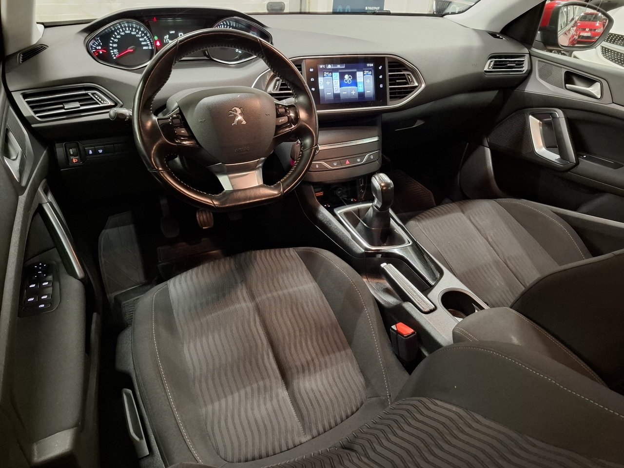 Peugeot 308 2016, bild 2/25