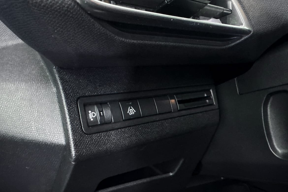Peugeot 5008 Bensin Automat 7 Sits 2023, bild 6/13