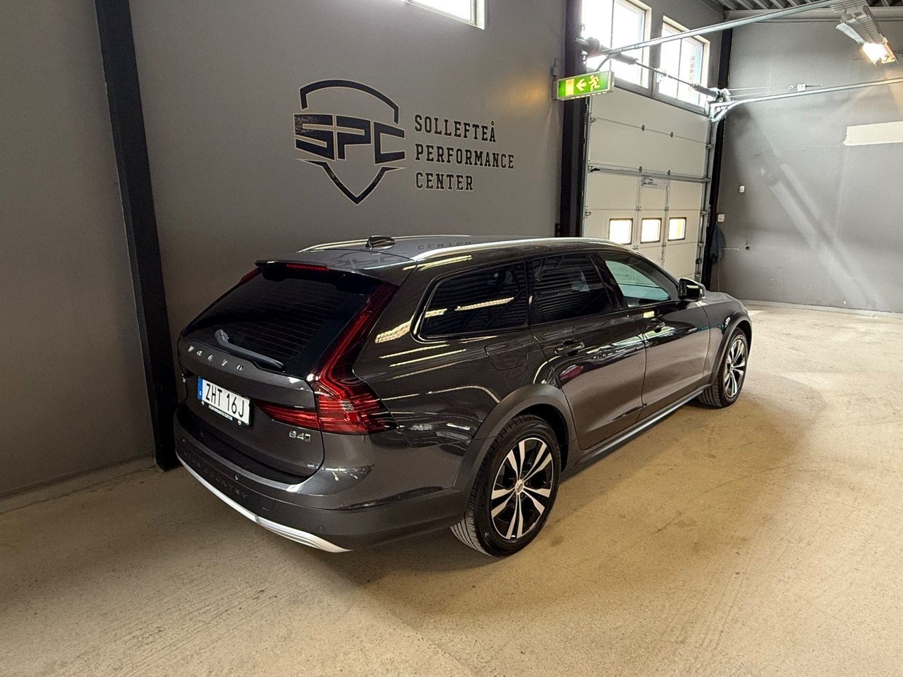 Volvo V90 Cross Country 2023, bild 3/18