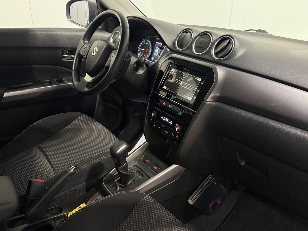 Suzuki Vitara 2024, photo 7/20