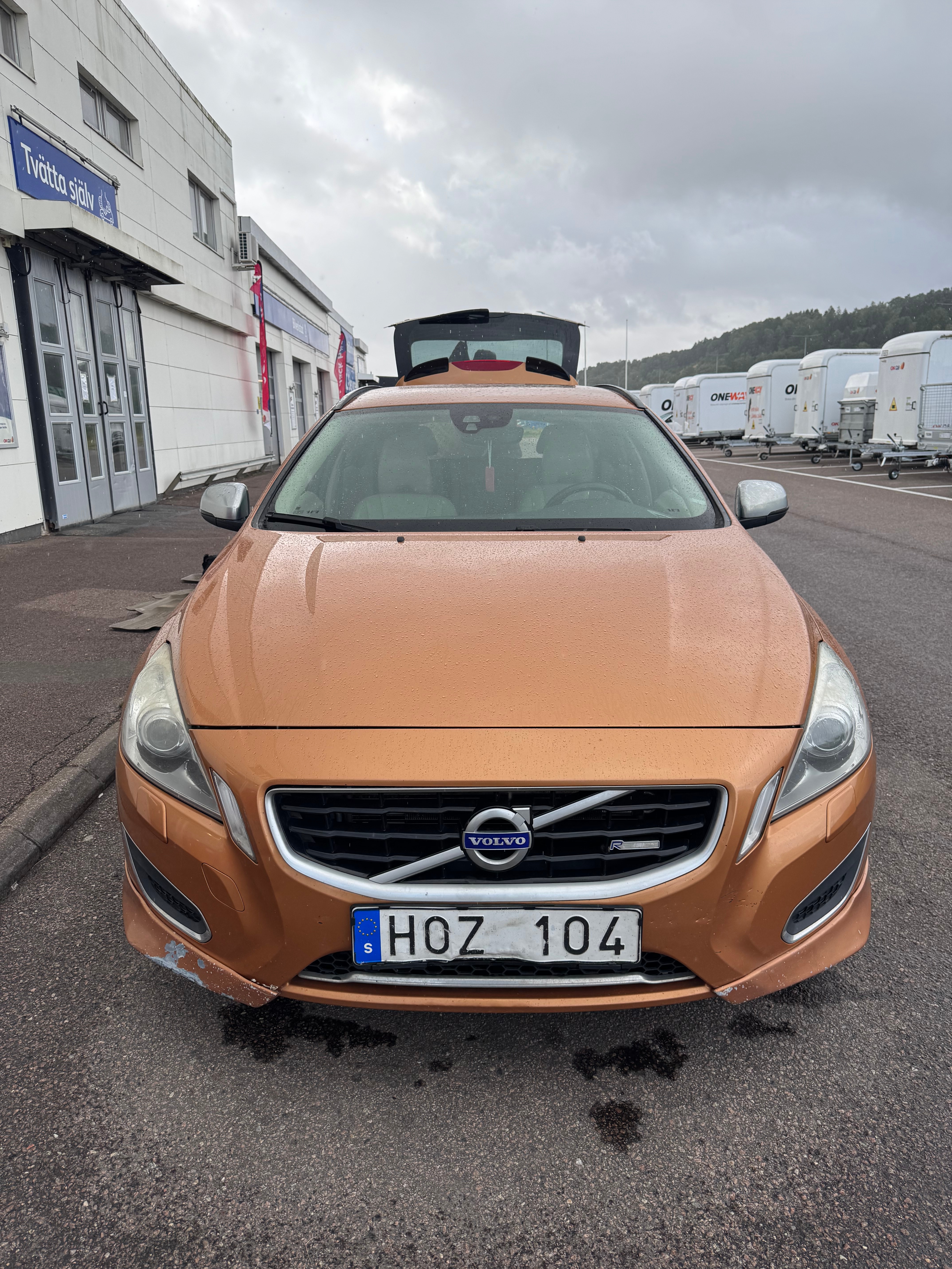 Volvo V60 2.0T Powershift 2011, kuva 2/10