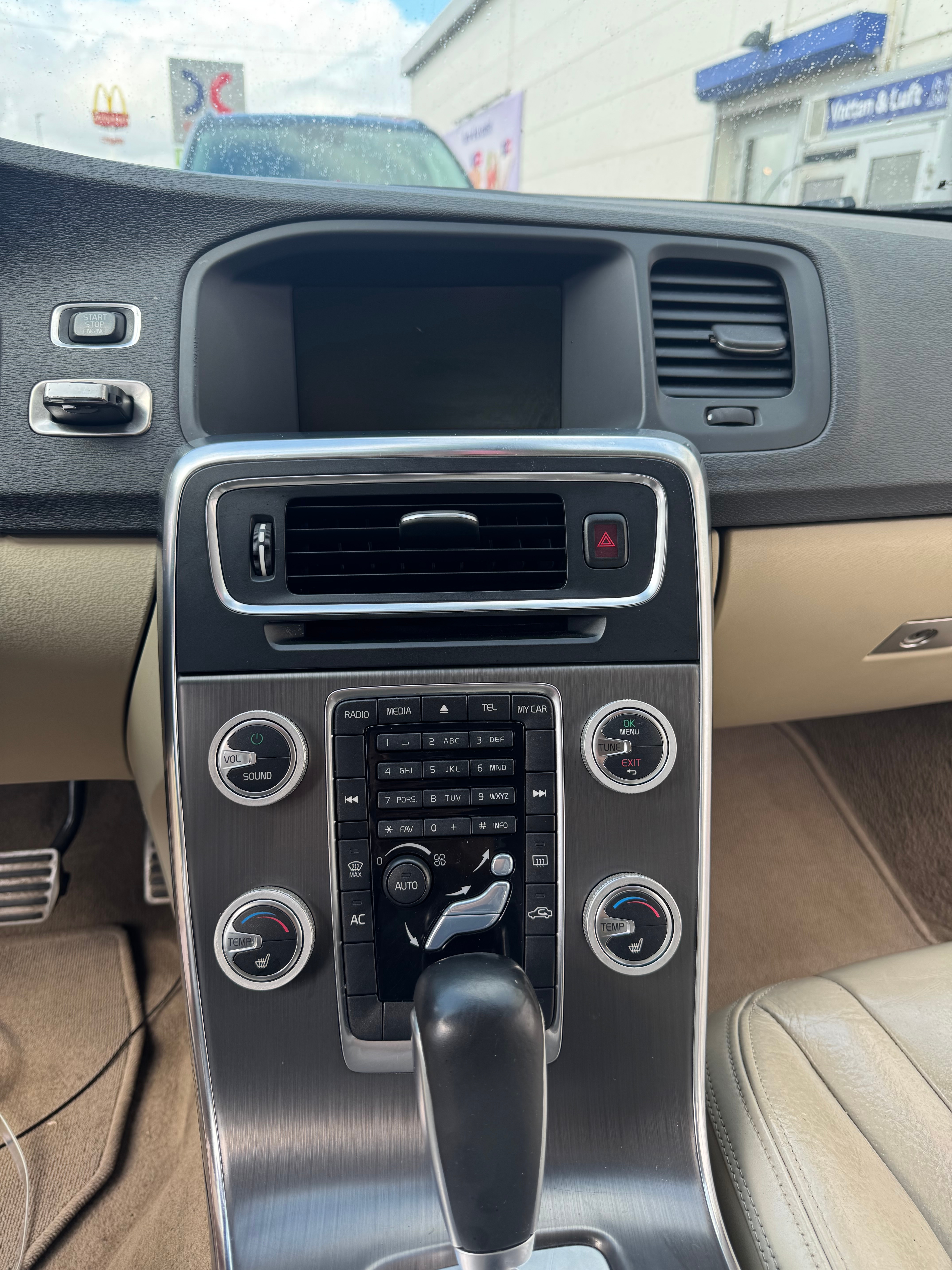 Volvo V60 2.0T Powershift 2011, kuva 6/10