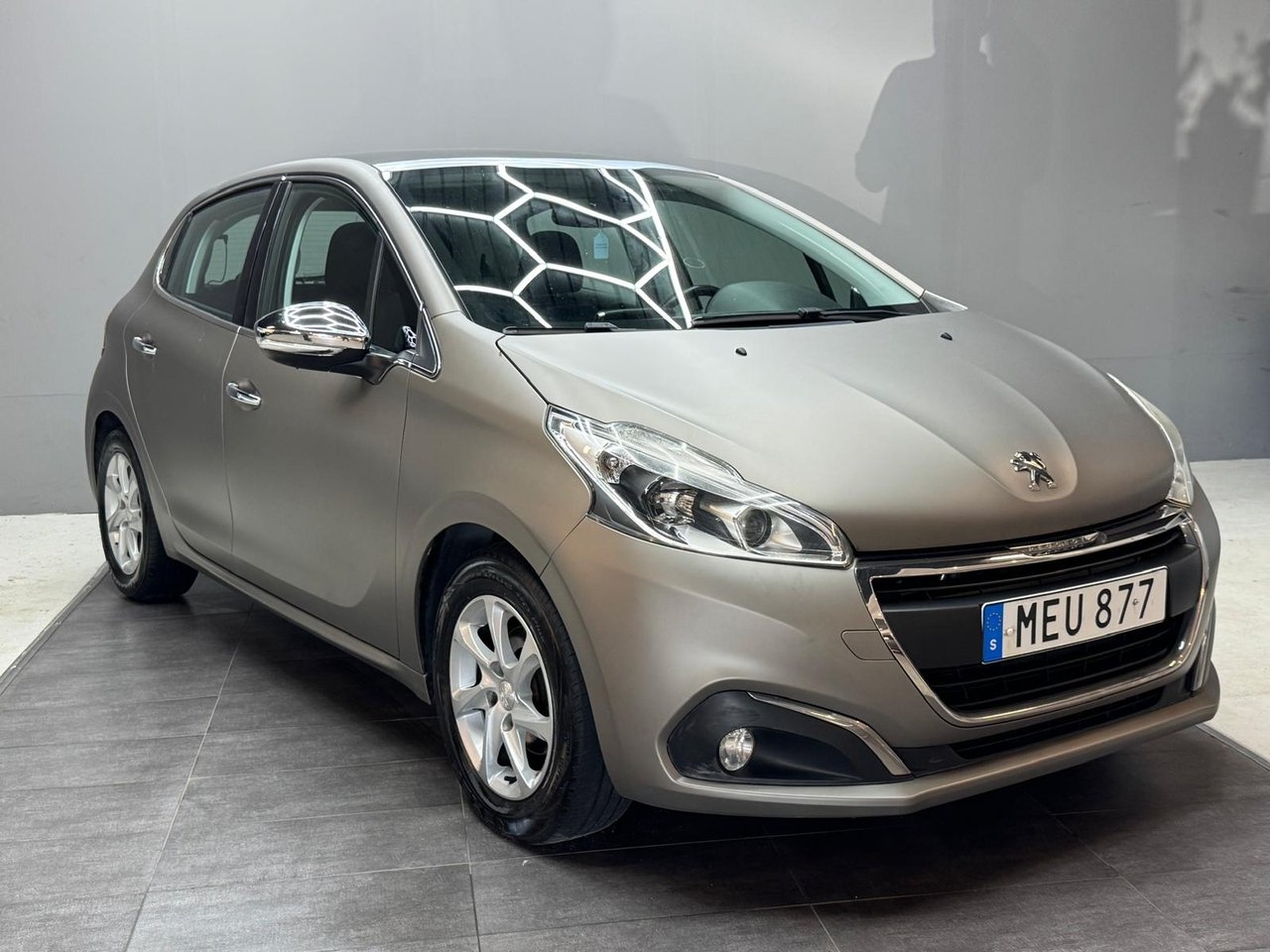 Peugeot 208 5-dörrar 1.2 PureTech 2015, bild 2/17