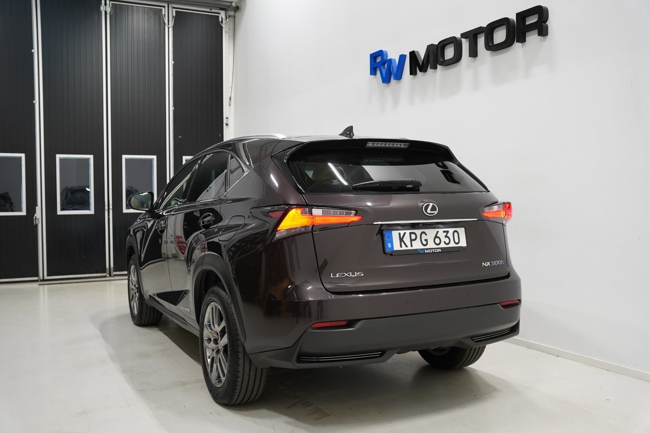 Lexus NX 300h AWD 2.5 197hk Executive 2015, kuva 4/10