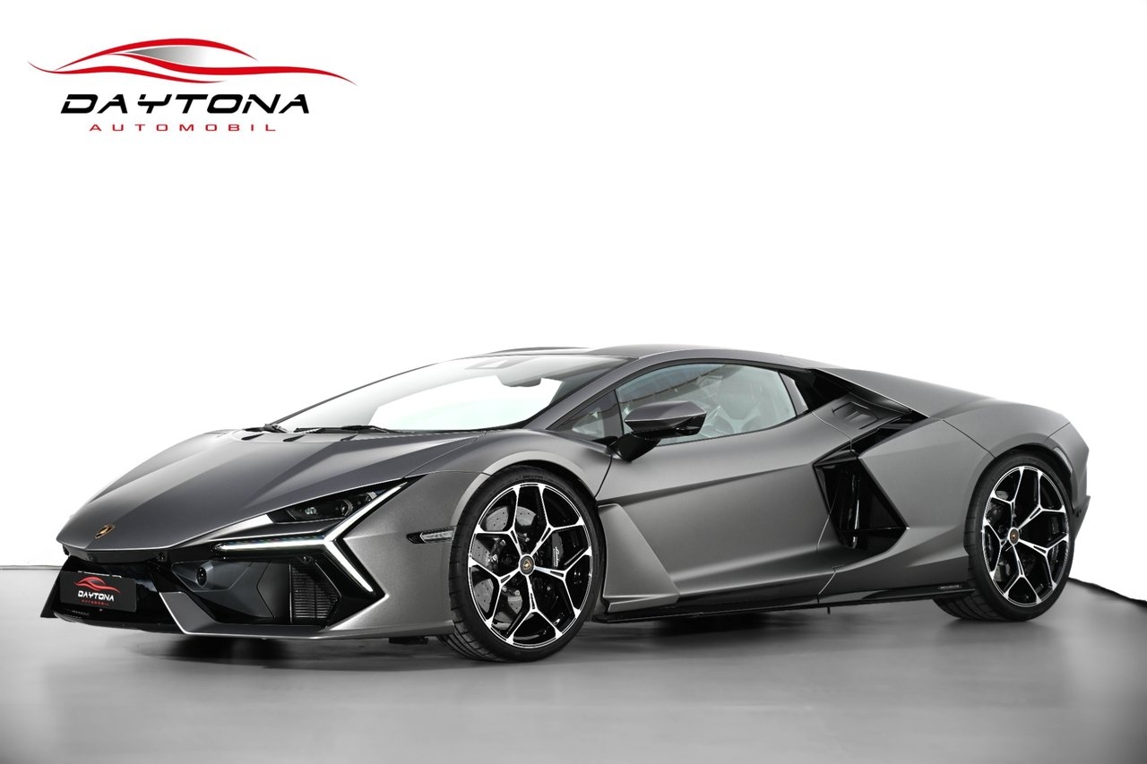 Lamborghini Revuelto