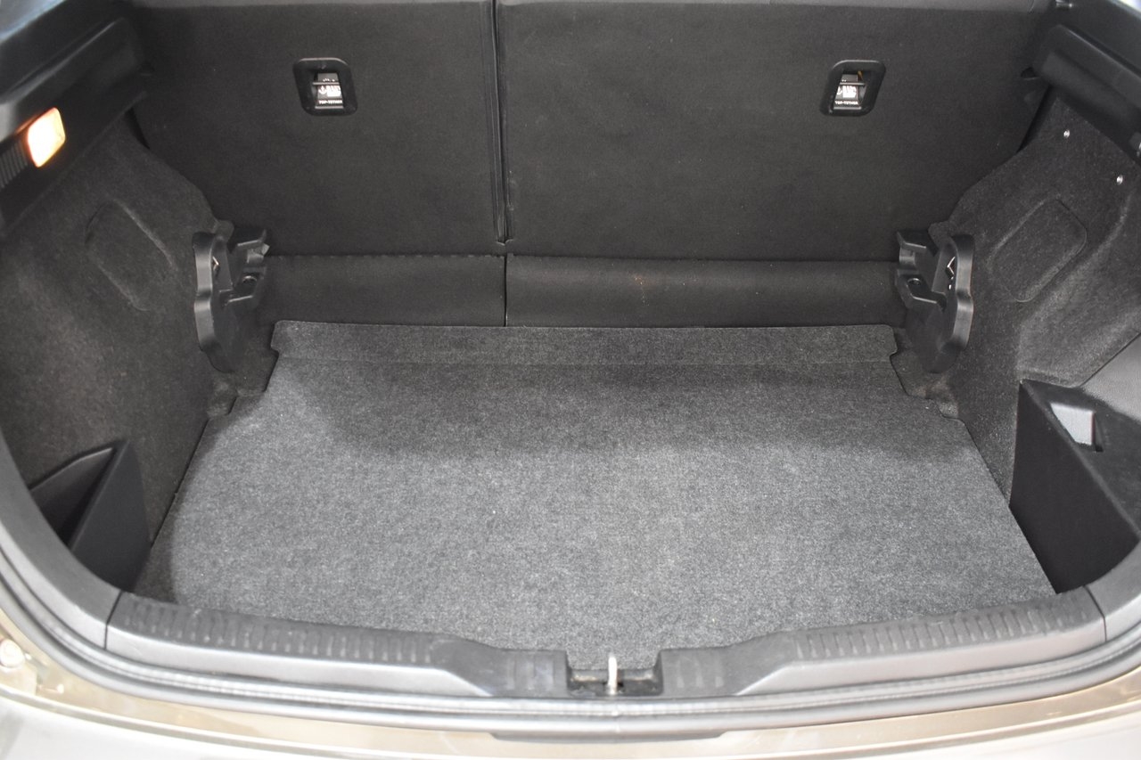 Toyota Auris Hybrid e-CVT Active 2016, bild 5/19