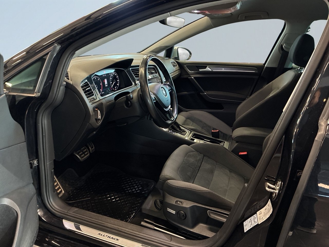 Volkswagen Golf 2020, kuva 7/10