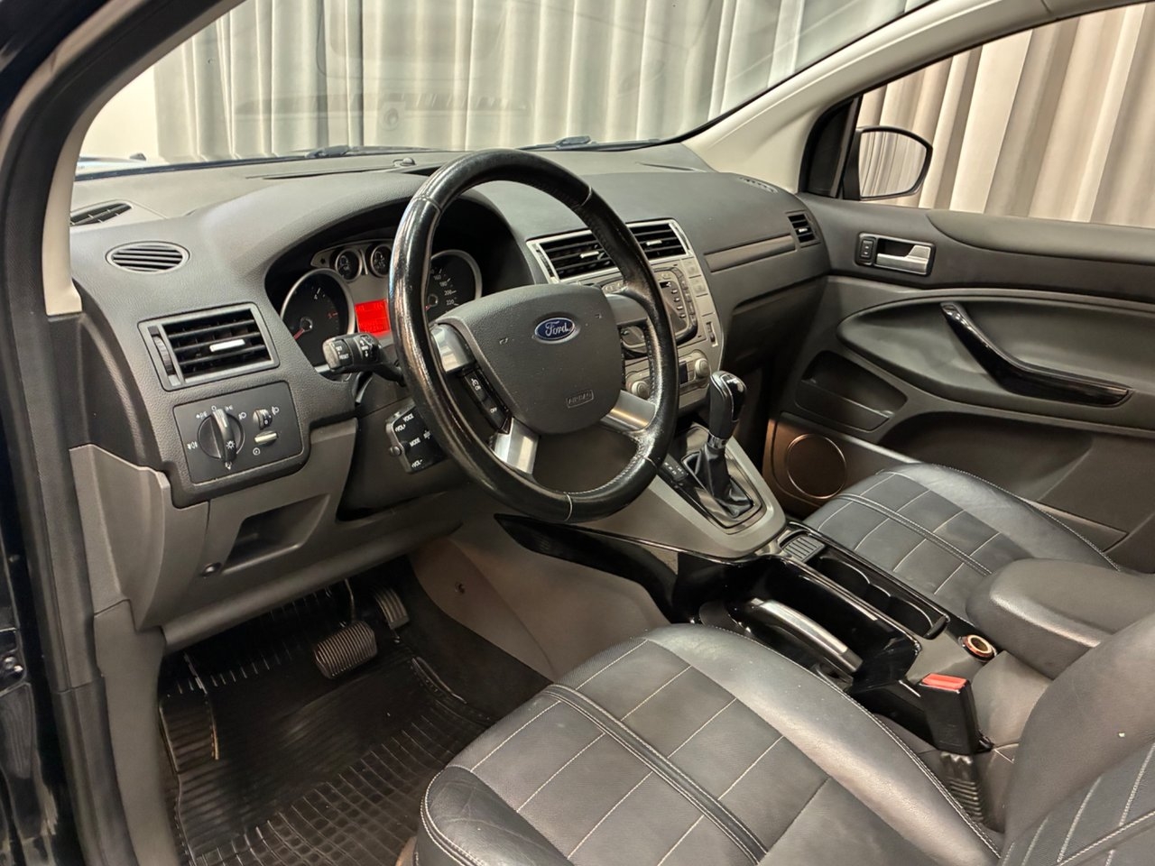 Ford Kuga 2012, bild 6/9