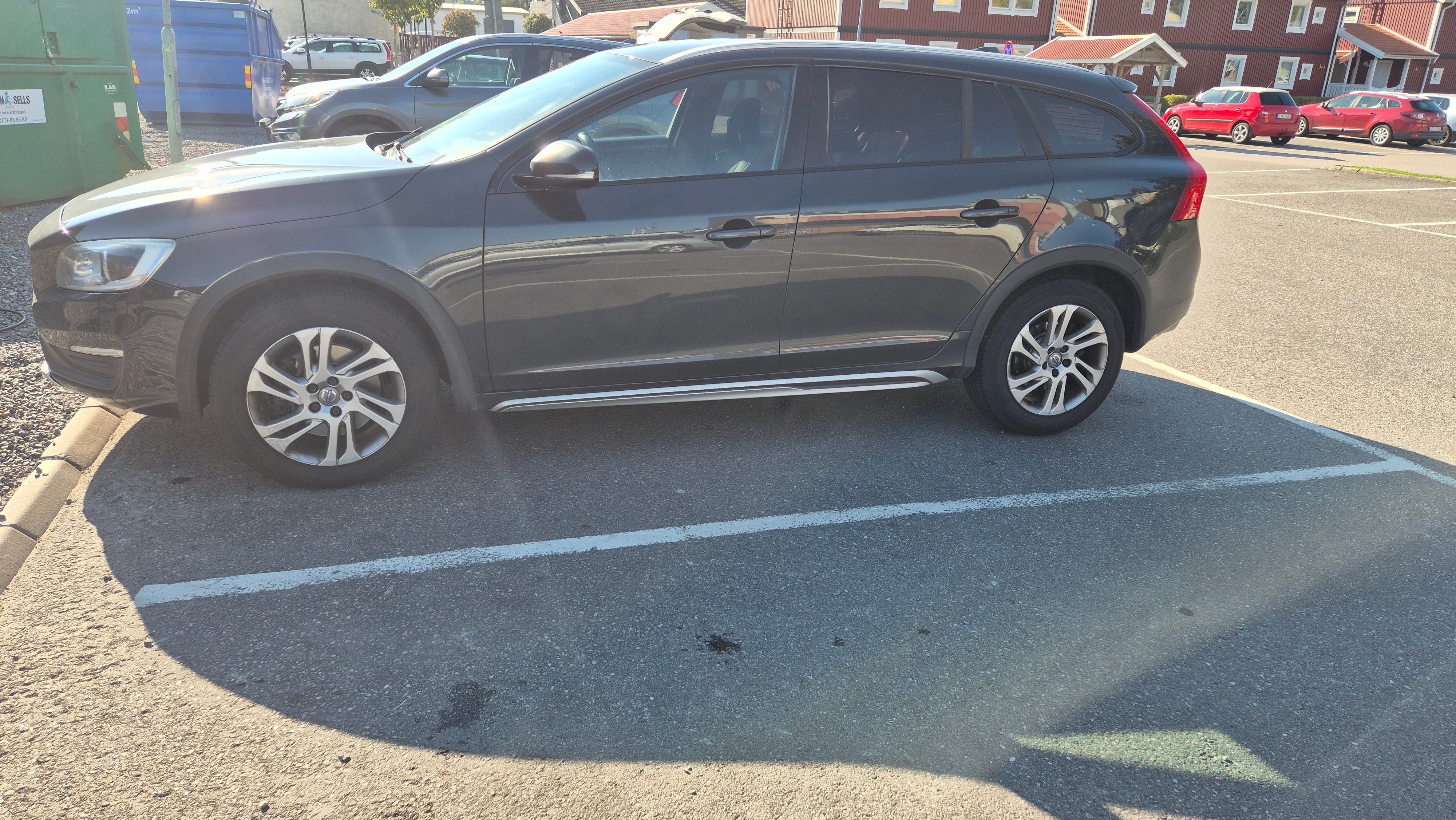 Volvo V60 Cross Country 2016, kuva 2/3