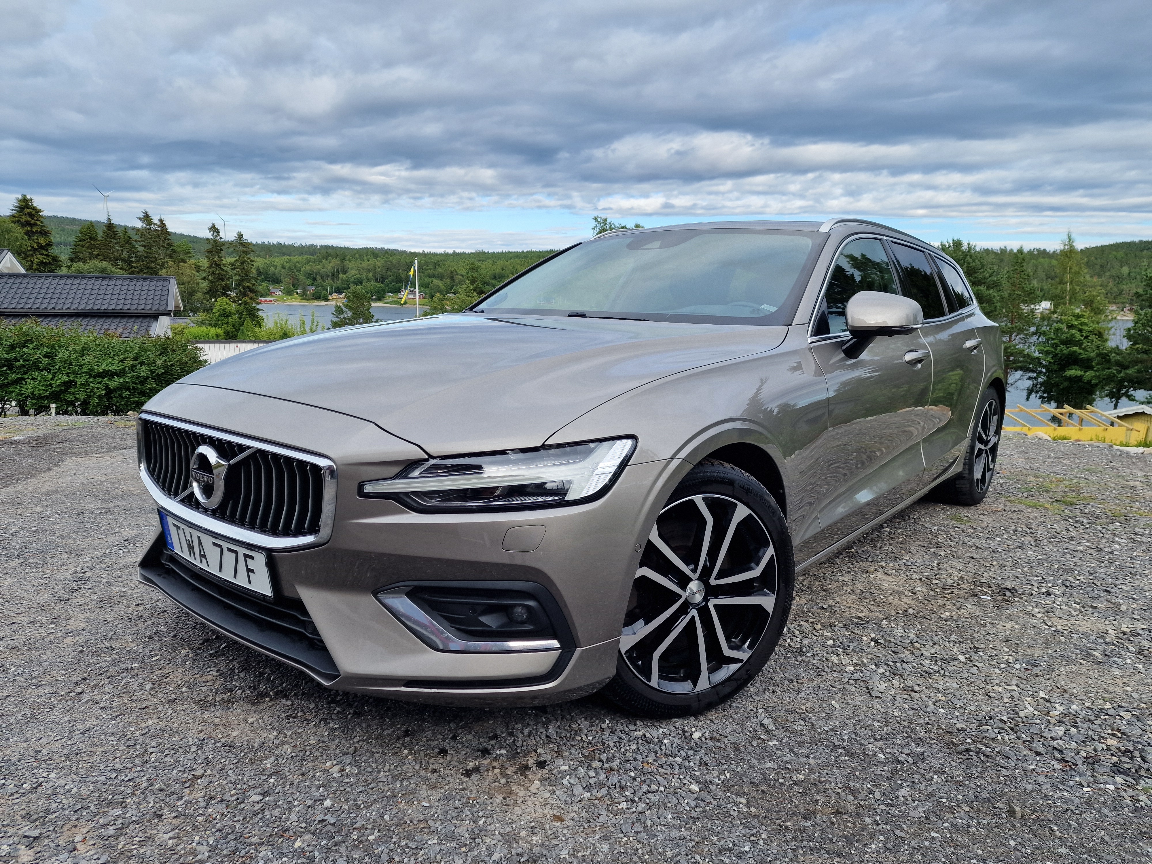 Volvo V60 D4 Inscription Drag Pano 2019, bild 2/10