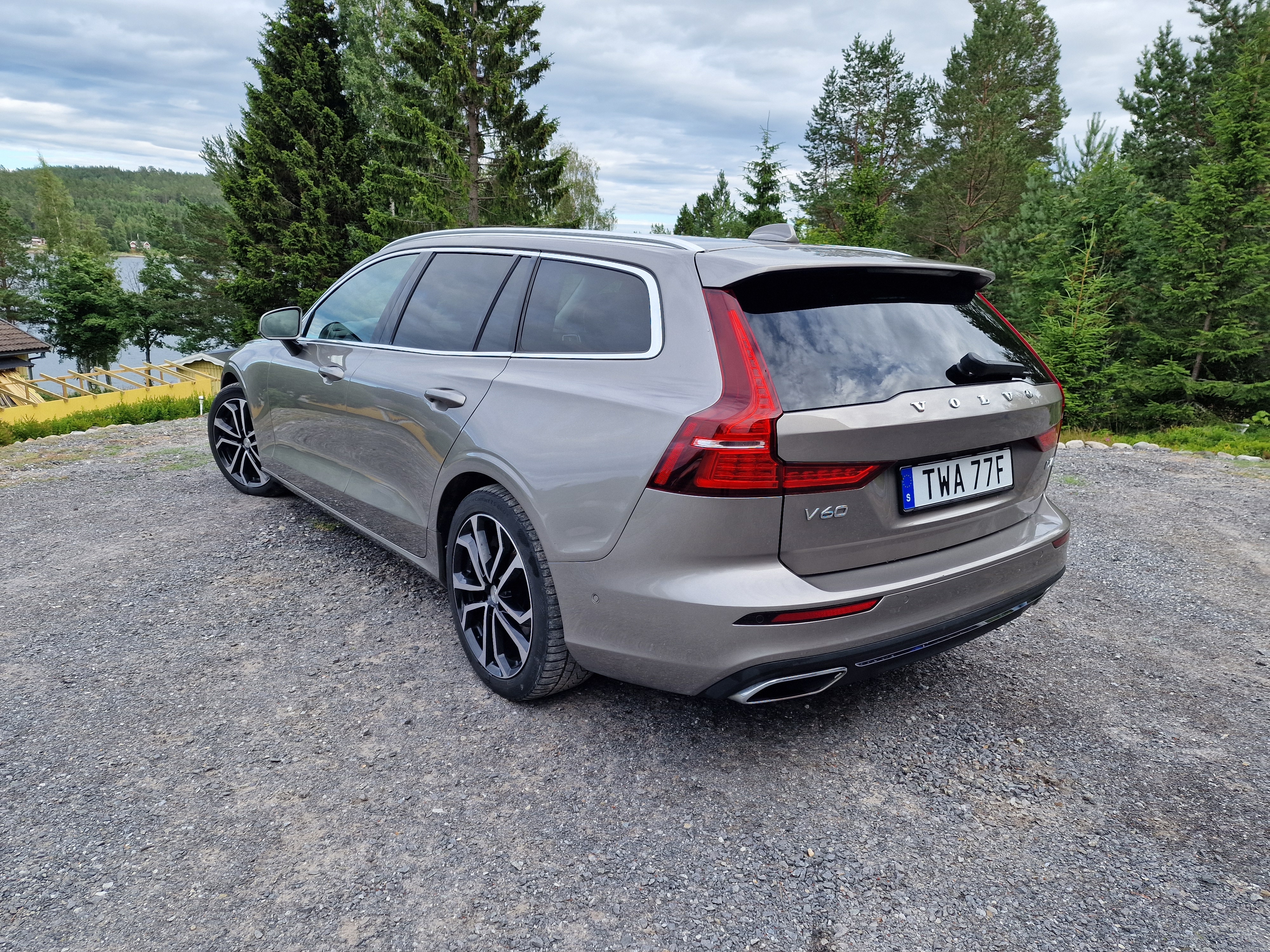 Volvo V60 D4 Inscription Drag Pano 2019, bild 6/10