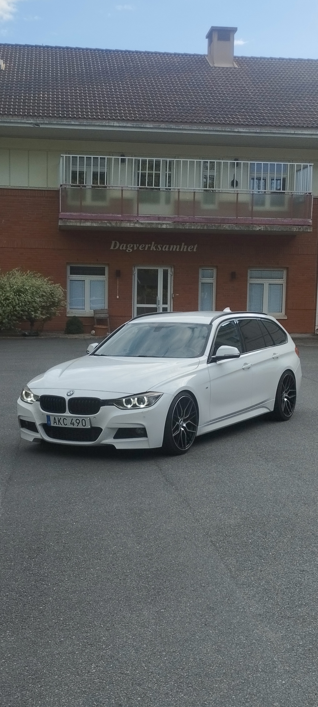 BMW 320 d F31 M-sport Touring Steptronic 2014, kuva 3/6