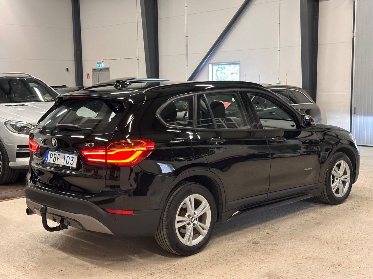 BMW X1 XDRIVE18D 150HK SPORT LINE DRAG 2017, bild 3/10