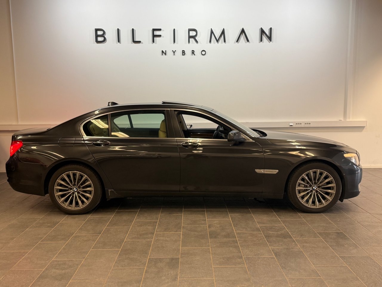 BMW 750