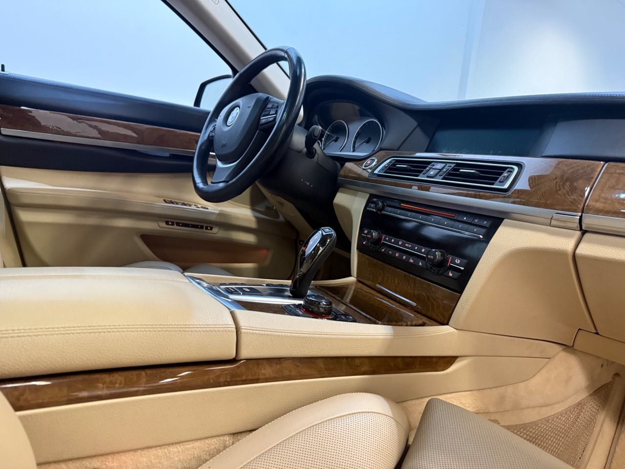 BMW 750 Li SOFTCLOSE 2009, bild 6/14