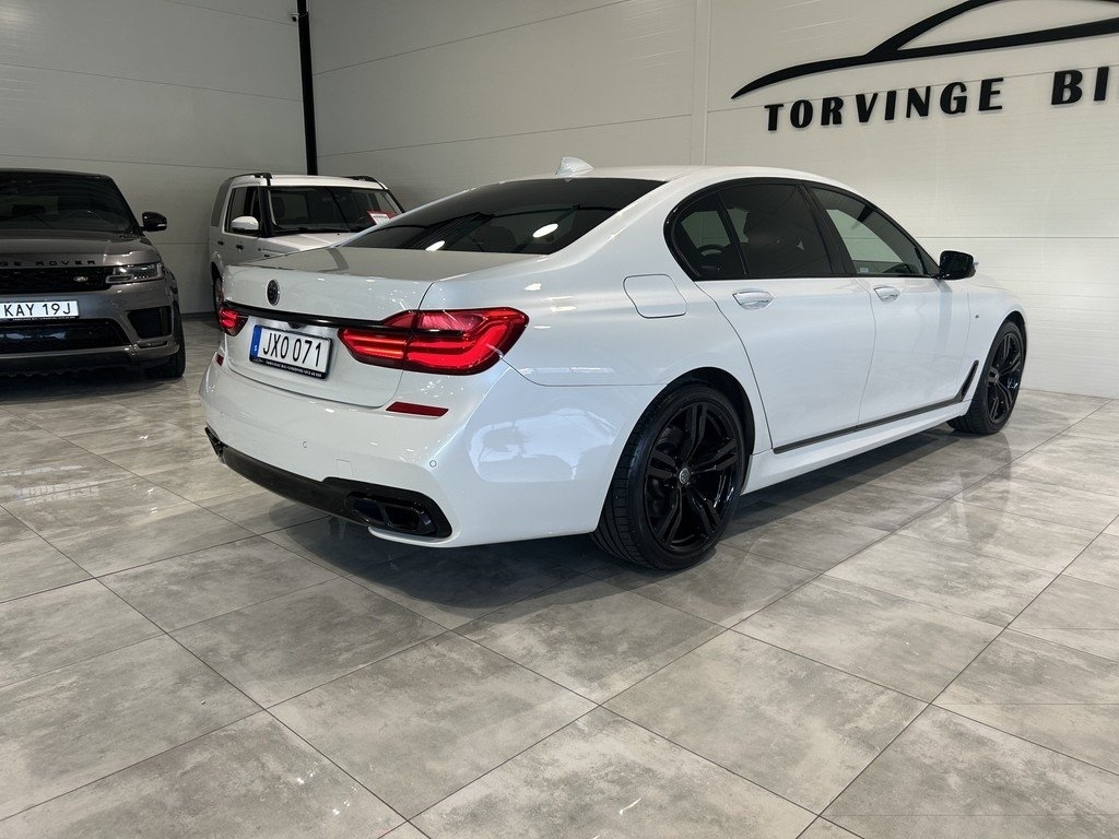 BMW 730 2016, photo 3/10