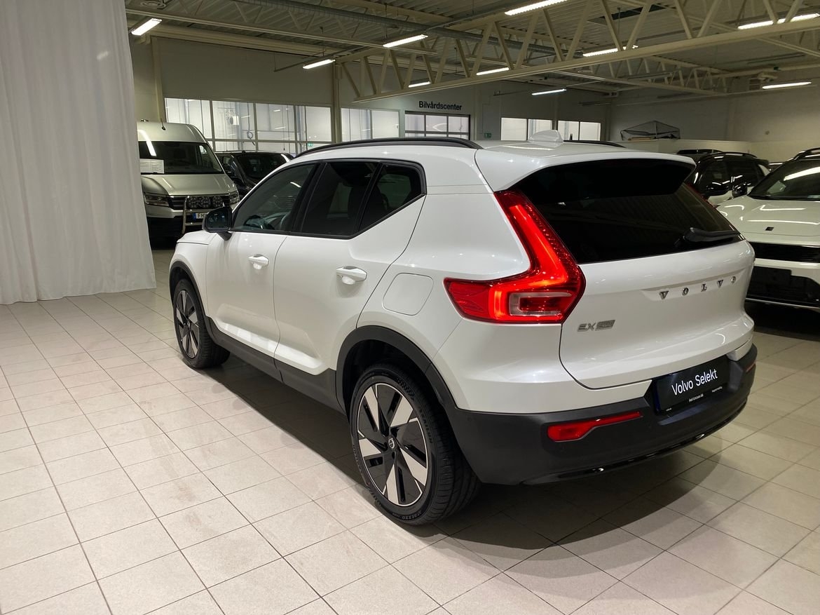 Volvo EX40 2025, photo 7/10