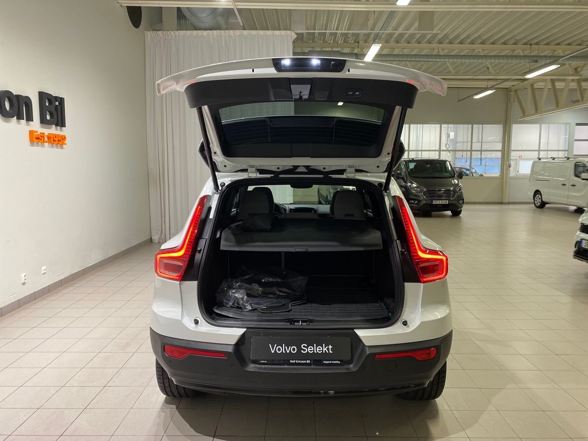 Volvo EX40 2025, photo 6/10