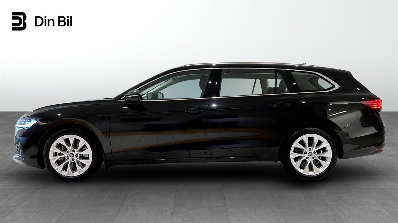 Skoda Superb Combi Selection iV DSG Drag 2025, kuva 2/10