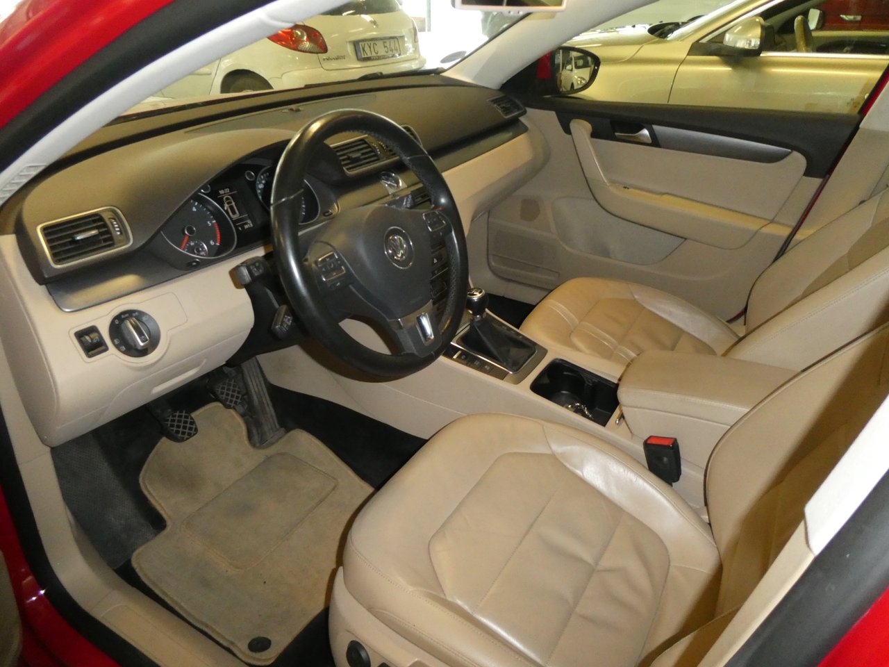 Volkswagen Passat 2011, bild 3/6