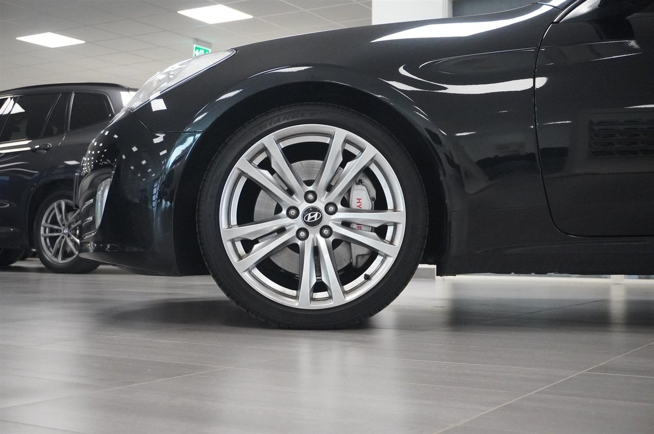 Hyundai Genesis 2011, bild 4/16