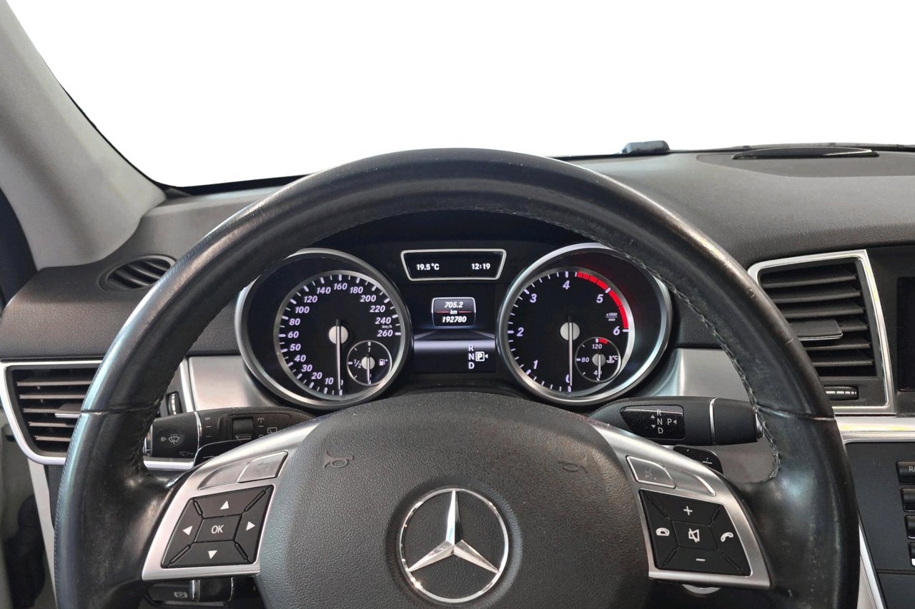 Mercedes-Benz ML 2013, bild 6/8