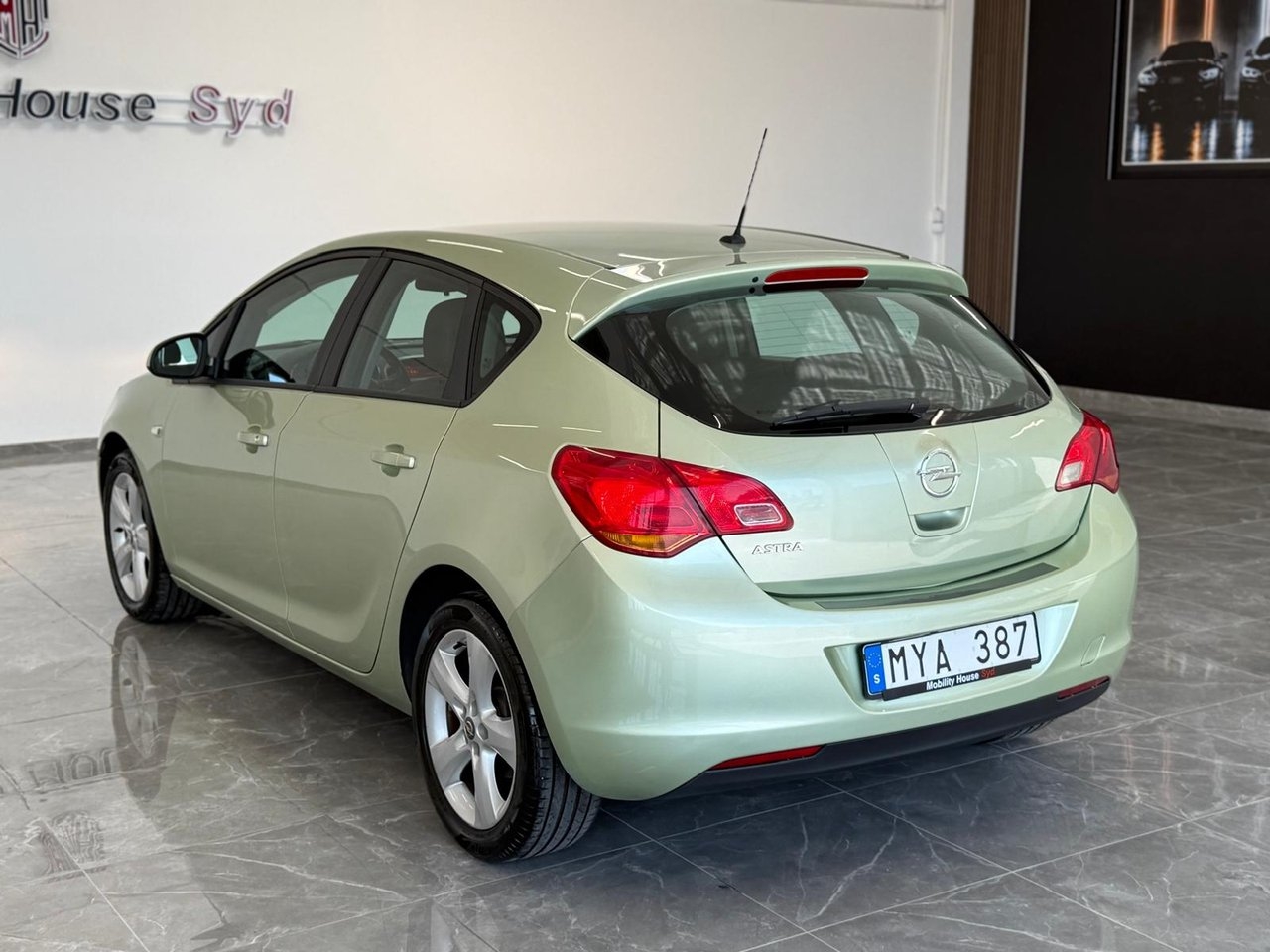 Opel Astra 1.6 Enjoy Euro 5 2012, bild 5/10