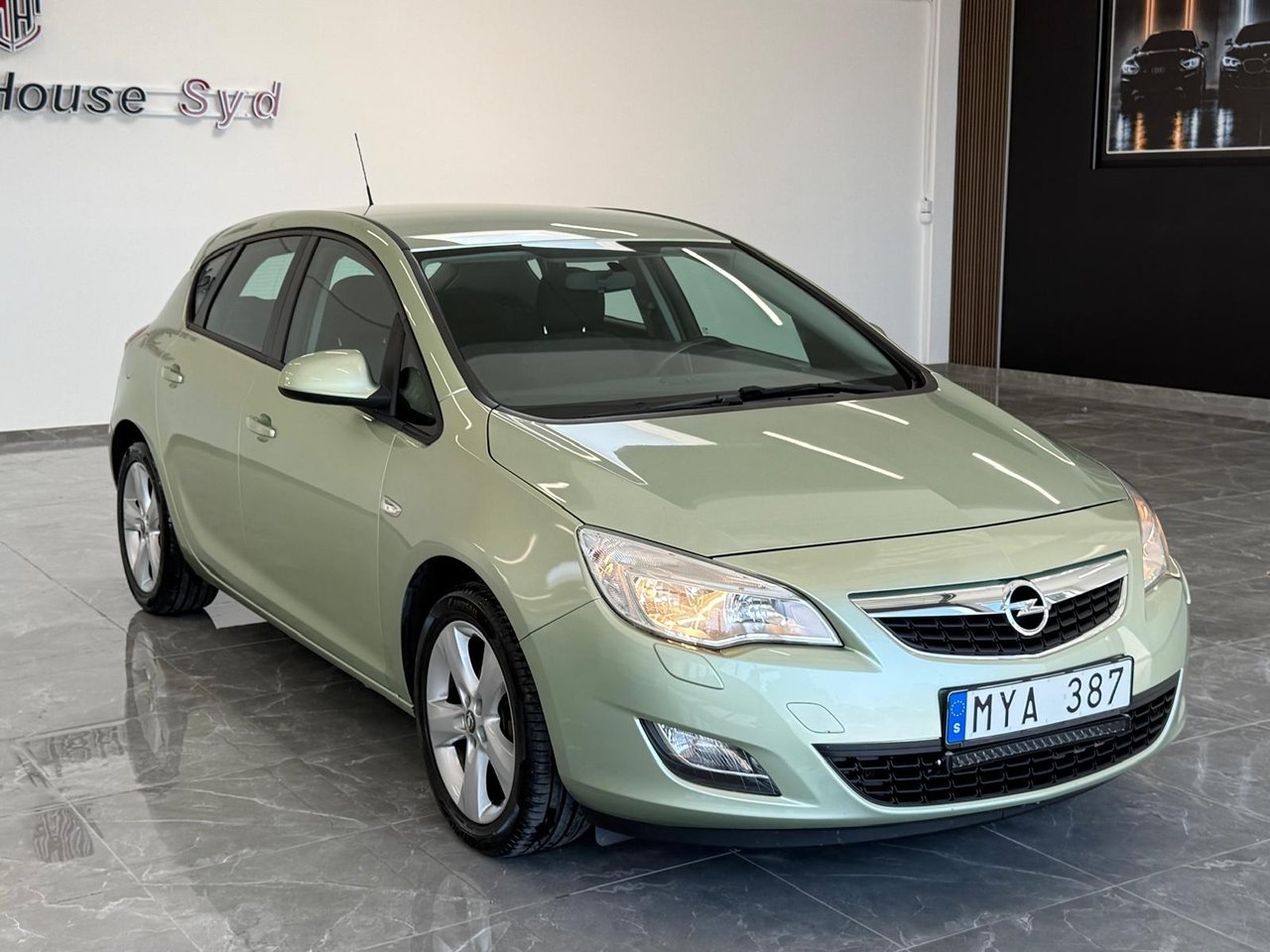 Opel Astra 1.6 Enjoy Euro 5 2012, bild 4/10