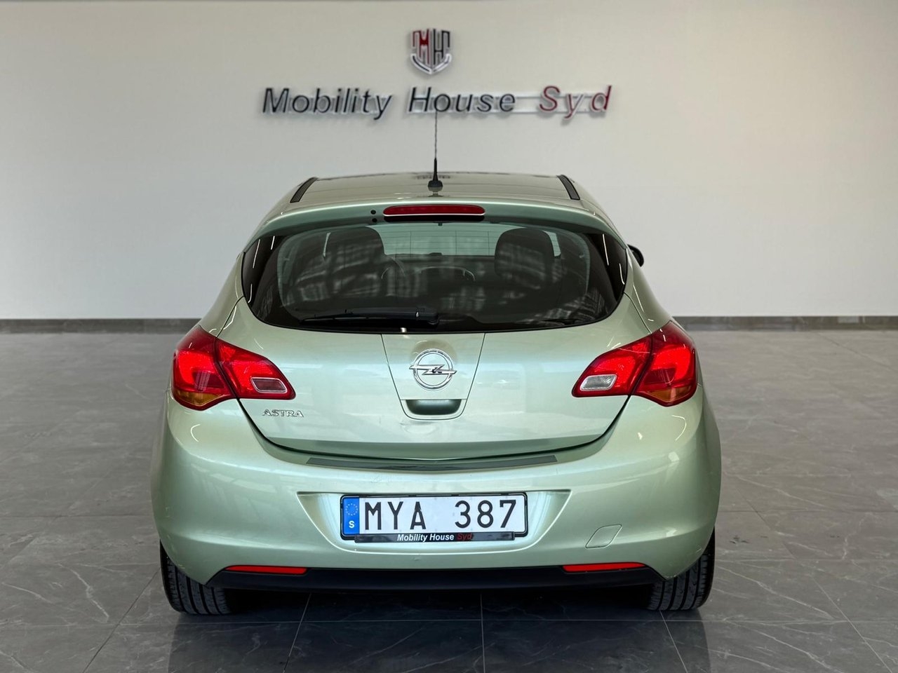 Opel Astra 1.6 Enjoy Euro 5 2012, bild 7/10