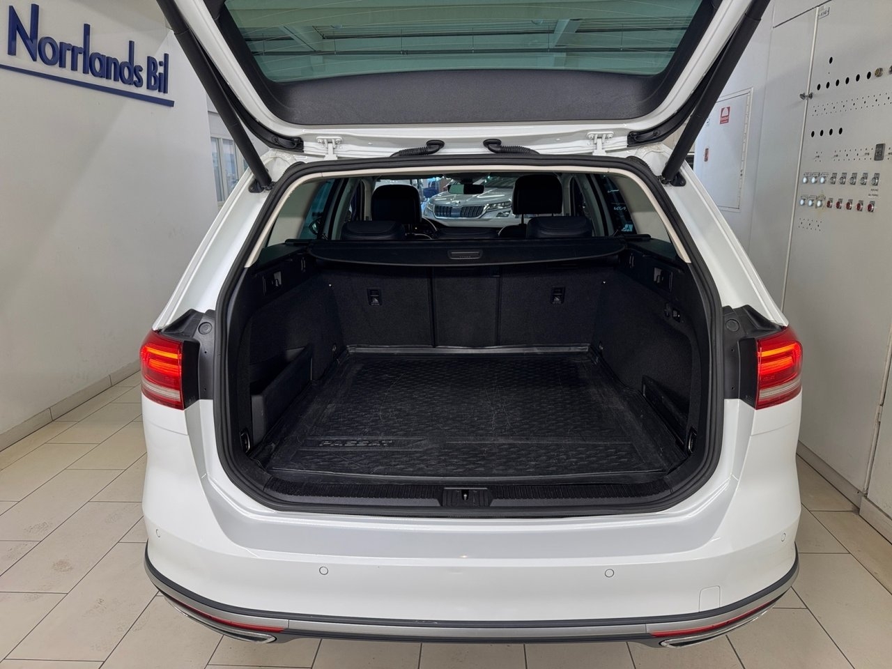 Volkswagen Passat 2018, bild 7/7