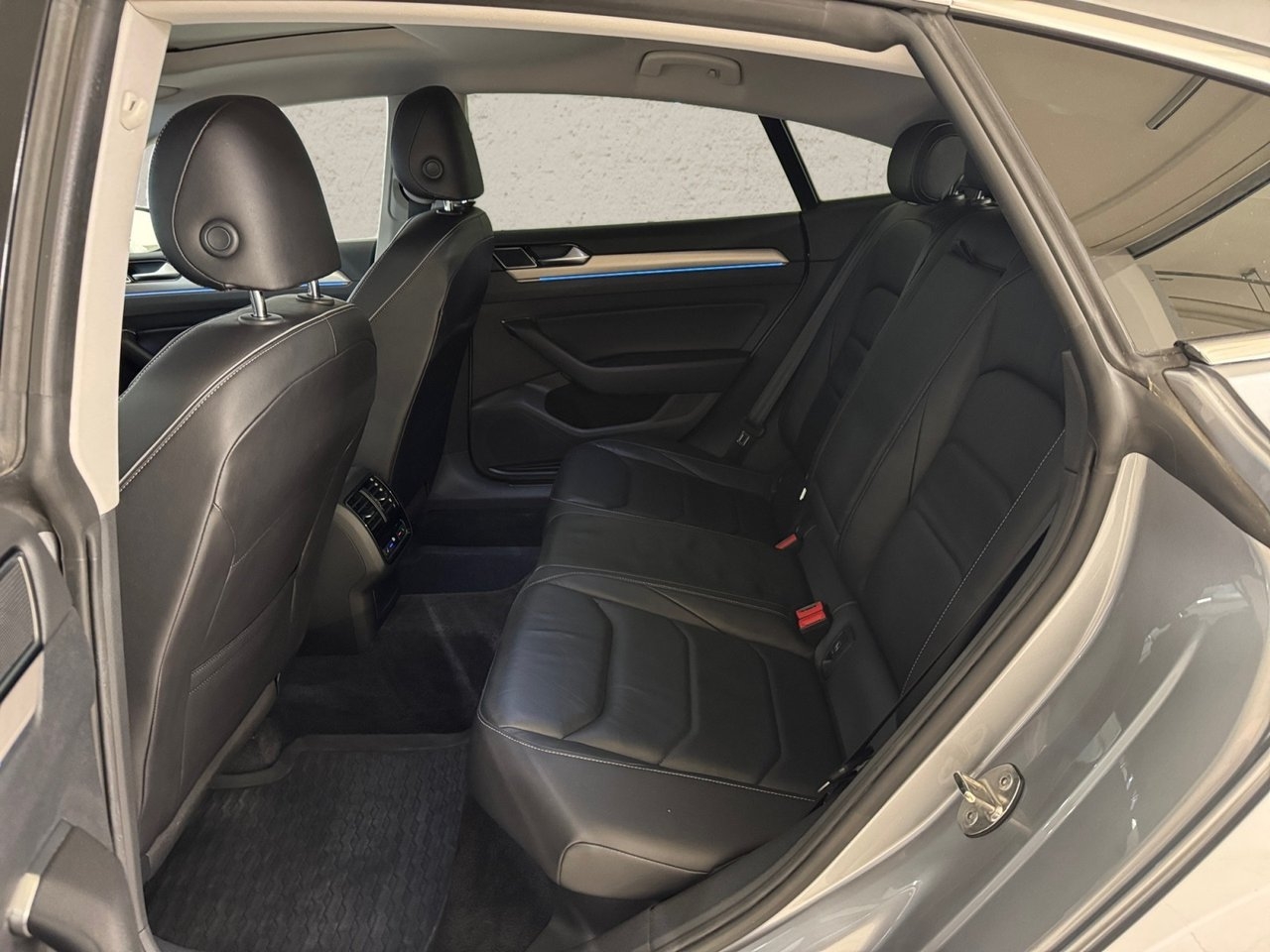 Volkswagen Arteon 2017, bild 6/7