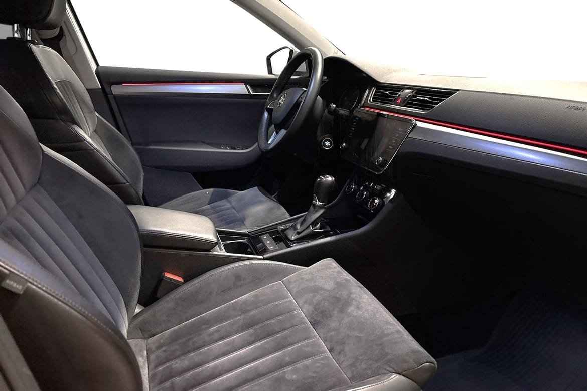 Skoda Superb 2018, bild 6/10