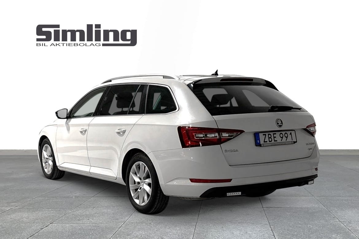 Skoda Superb 2018, bild 2/10
