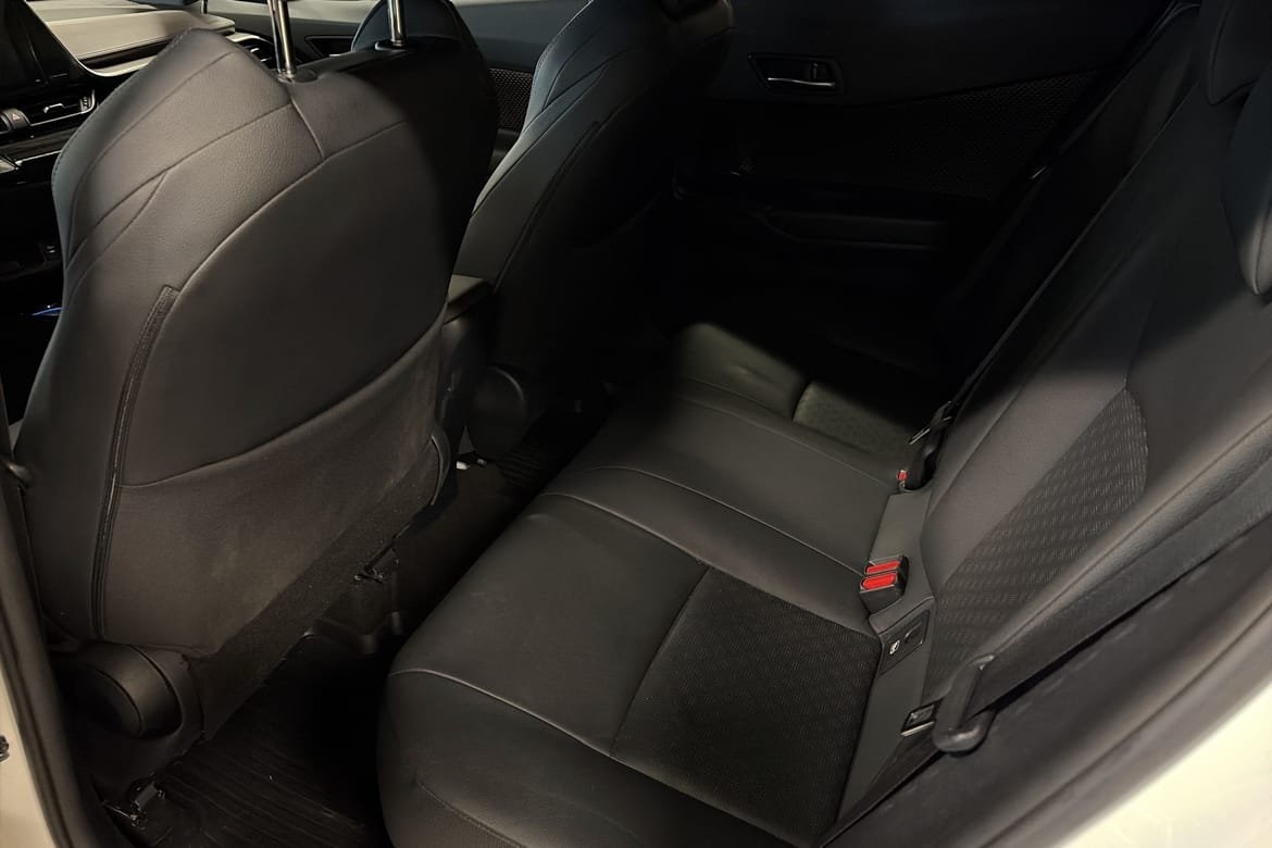 Toyota C-HR Hybrid 2018, bild 7/10