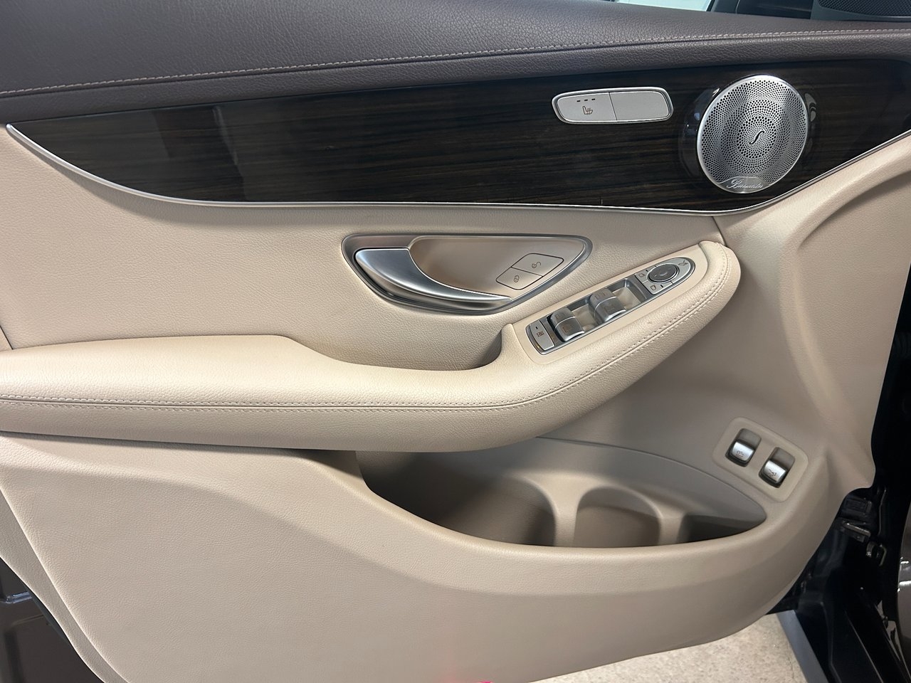 Mercedes-Benz GLC 2018, bild 4/23