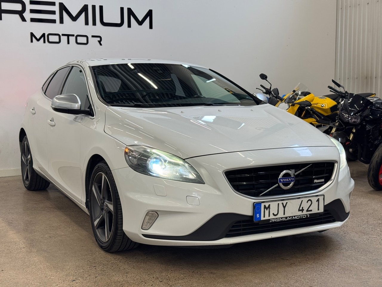 Volvo V40 T3 R-Design 2013, bild 2/15