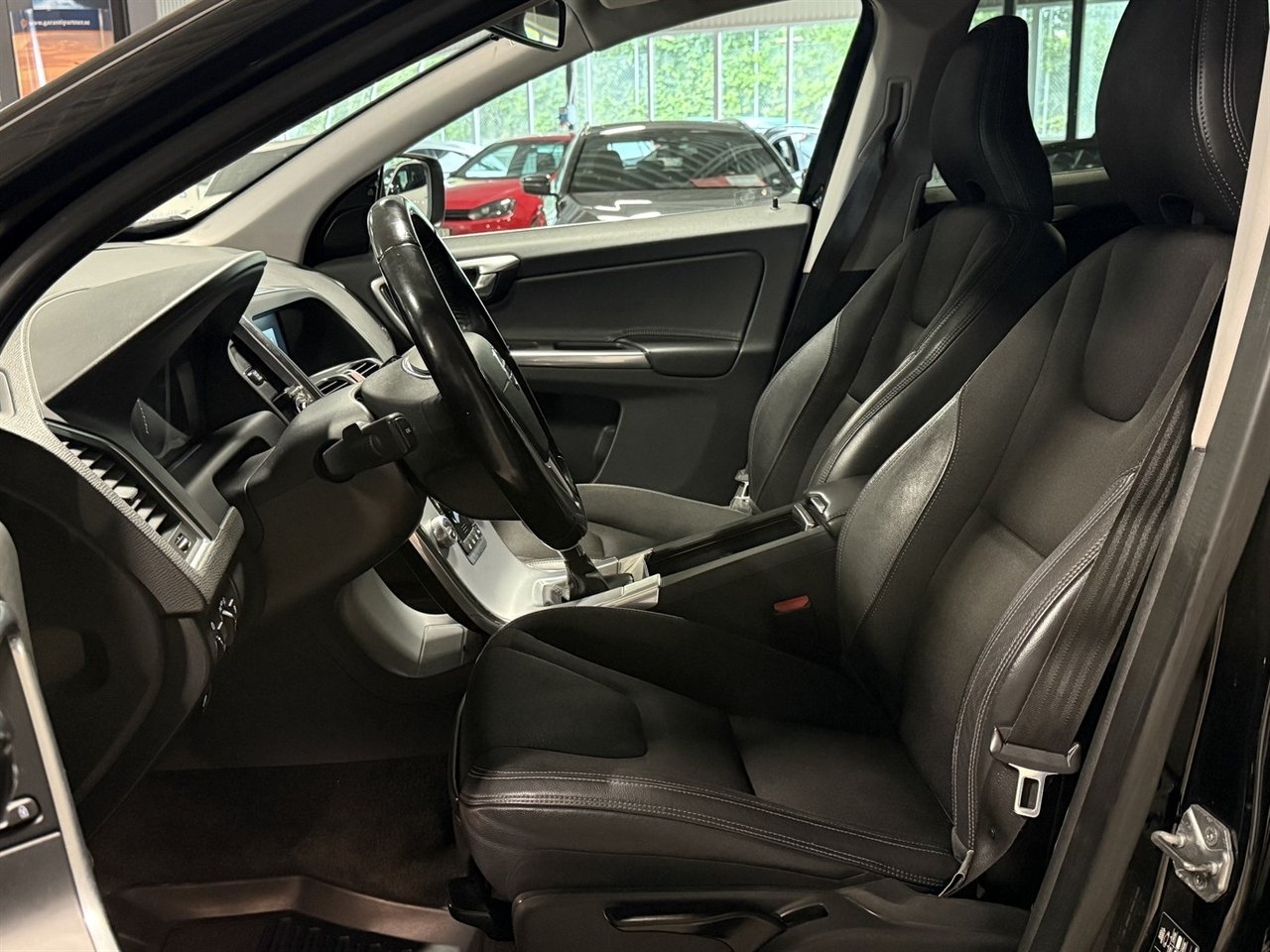 Volvo XC60 D3 Classic Momentum 150hk 2017, bild 6/10
