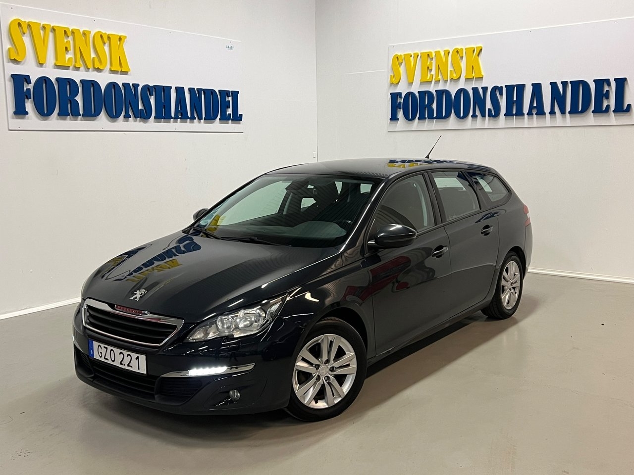 Peugeot 308 2015, kuva 2/26