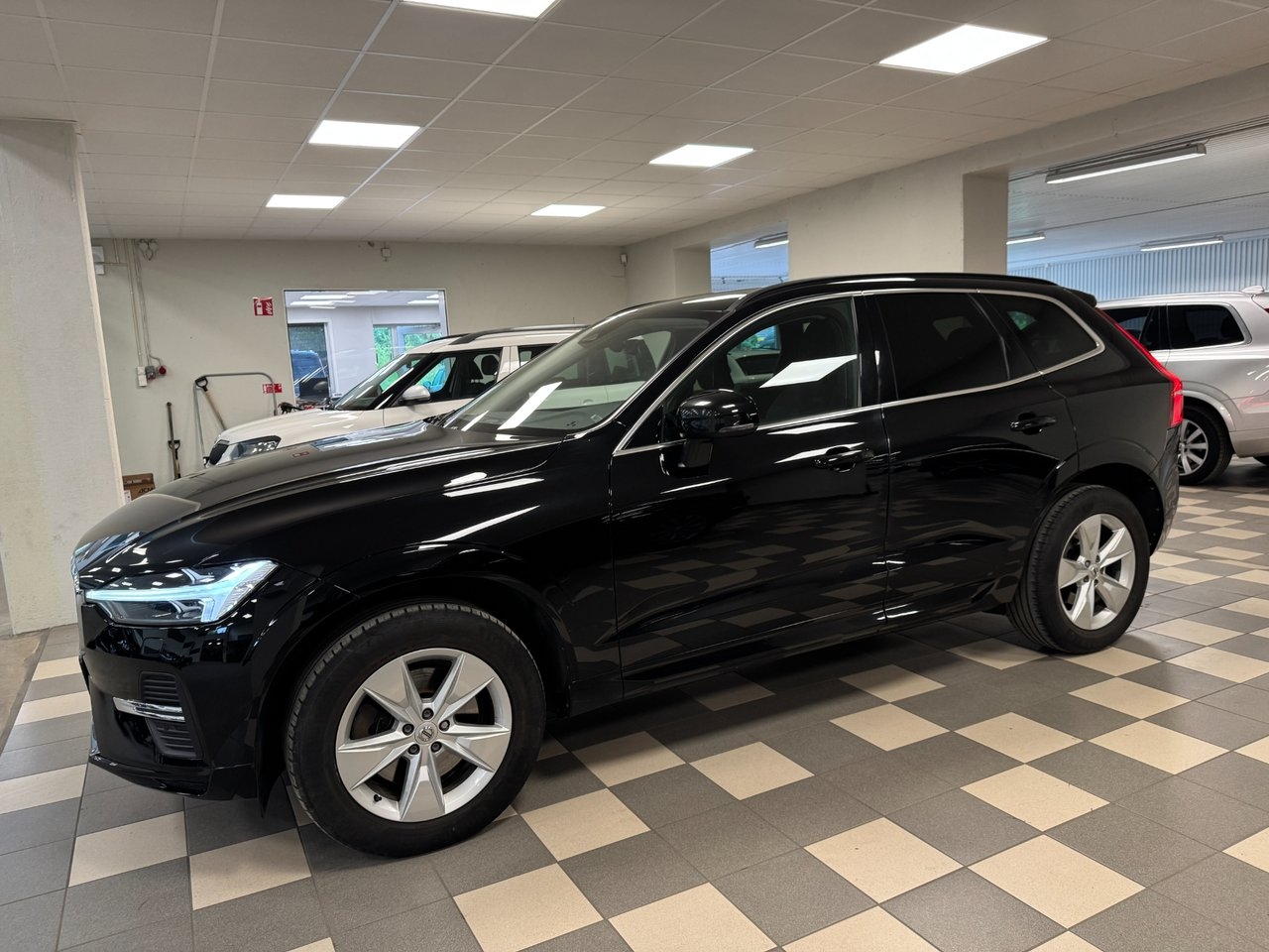 Volvo XC60 B4 Advanced Edition II Google 2022, photo 2/18