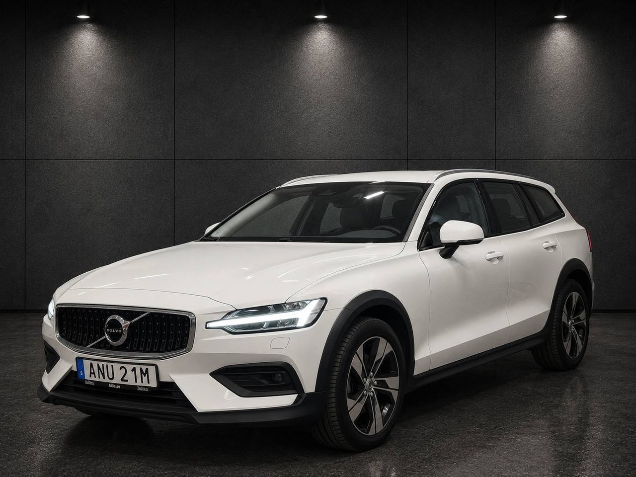 Volvo V60 Cross Country 2020, kuva 2/10