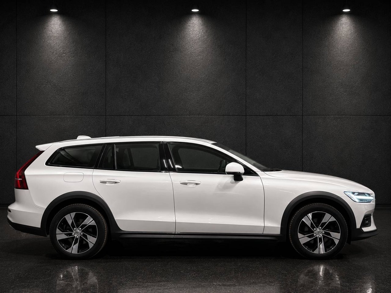 Volvo V60 Cross Country 2020, kuva 4/10