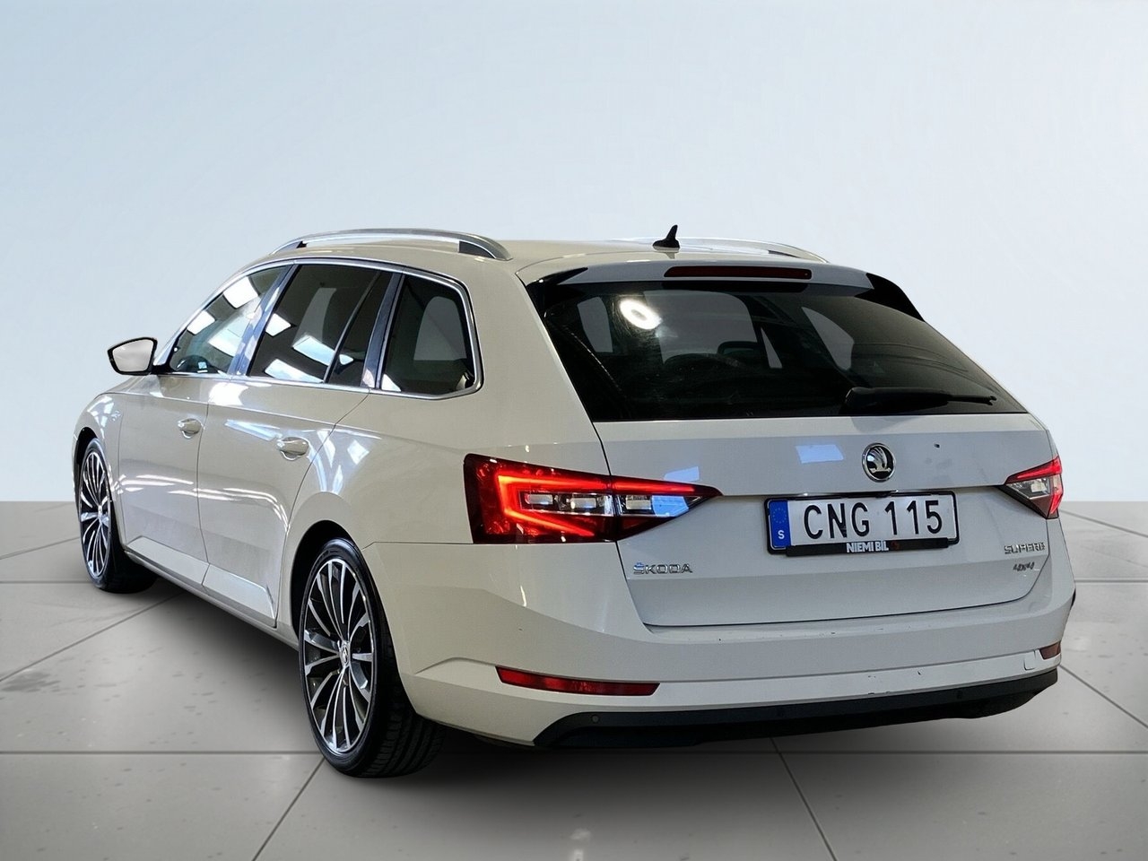 Skoda Superb 2018, bild 4/22