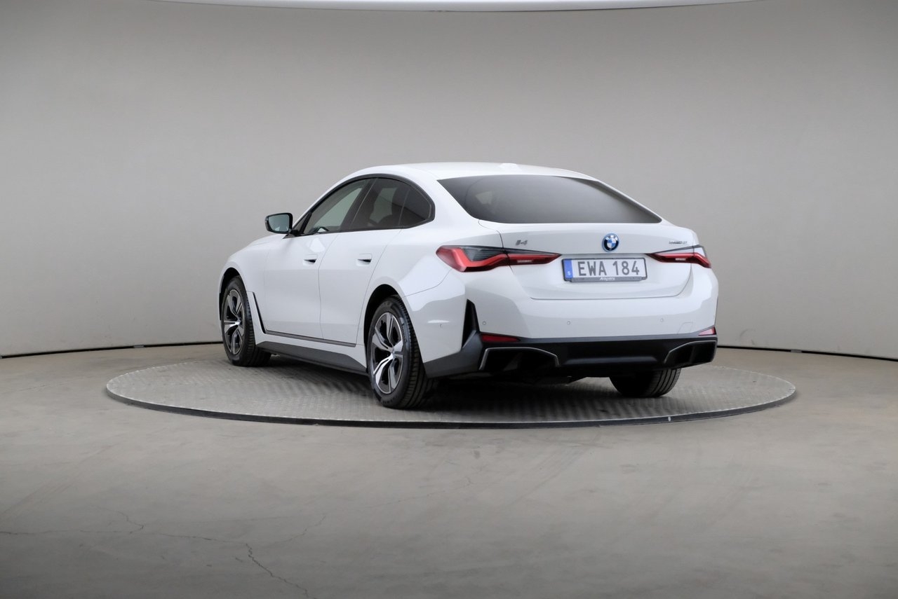 BMW i4 2024, photo 2/23